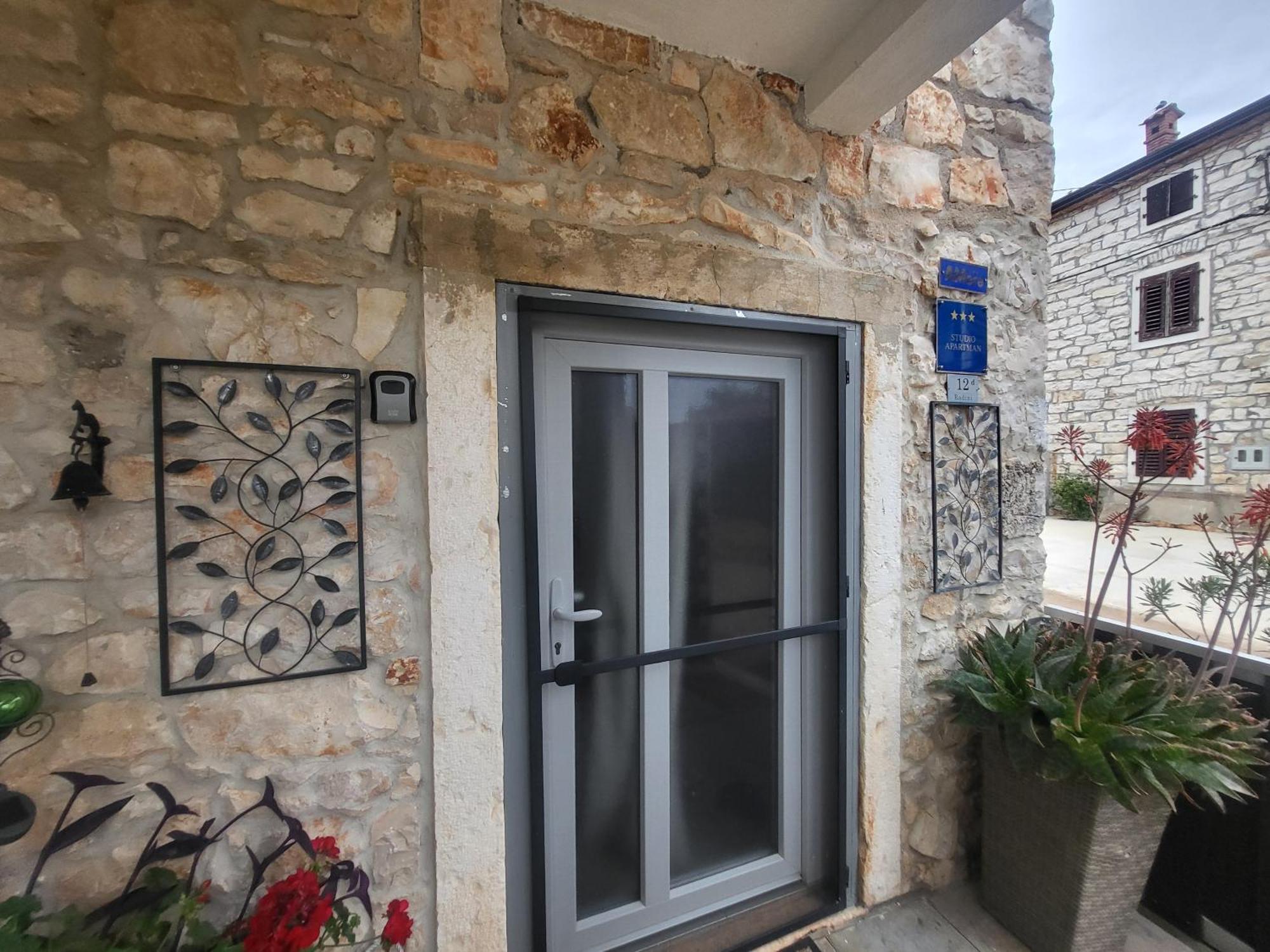 Villa Amore Radini Istrian Romantic Studio With Private Parking And Terrace Brtonigla Luaran gambar
